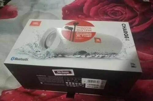 Jbl quantum 350 коробка. Оригинальная коробка от колонки jbl flip 4. Jbl charge 3 оригинал vs подделка. Джбл колонка xtreme 2 коробка. Jbl колонка отличия оригинала от подделки.