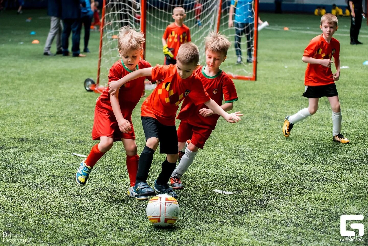 Football school. Юниор футбольная школа Омск. Футбольная школа Пионер Омск. Школа футбола для детей. Детские футбольные школы.