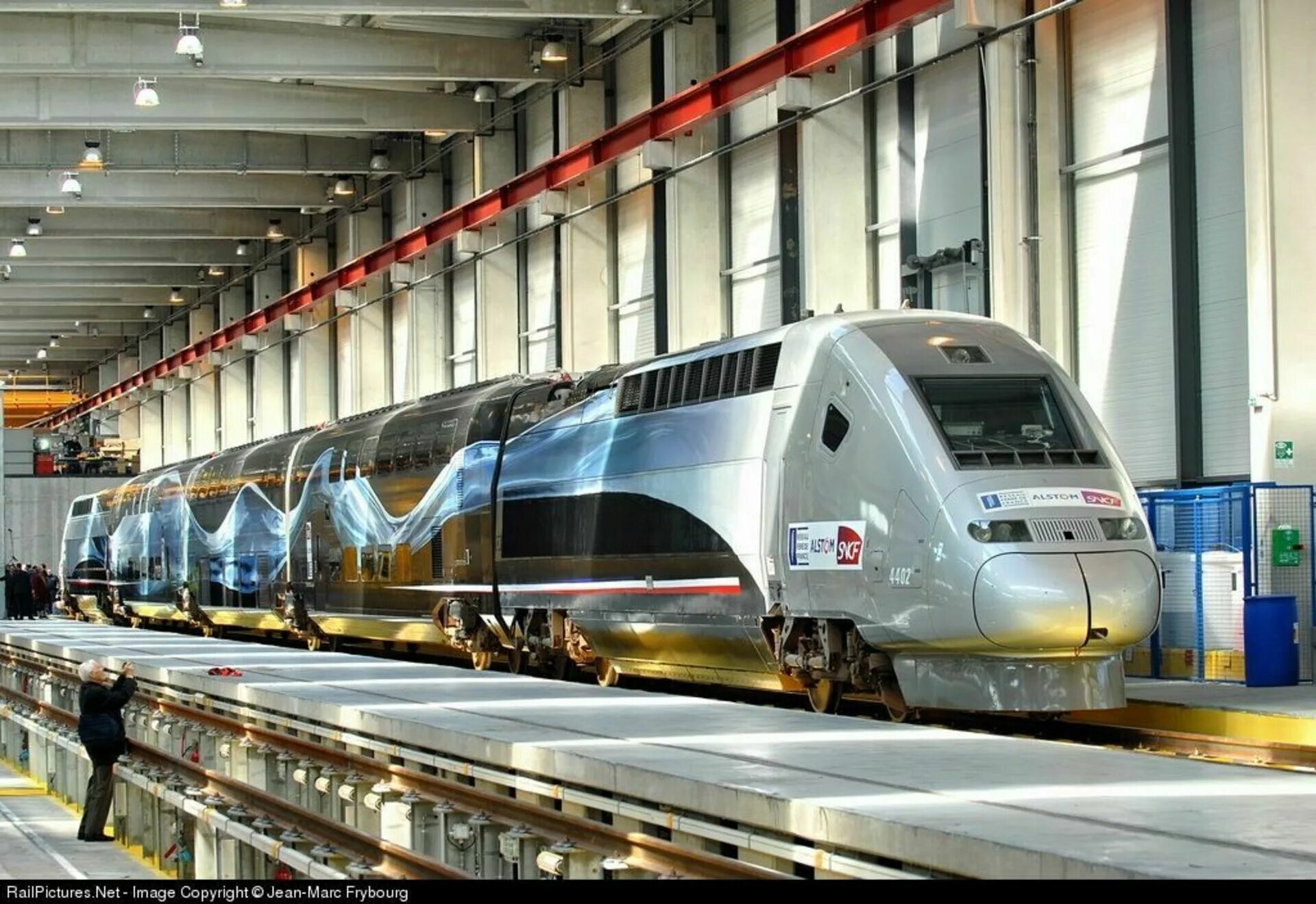 Скоростной поезд TGV Франция. V150 электропоезд. ТГВ поезда Франция. Французский поезд TGV.
