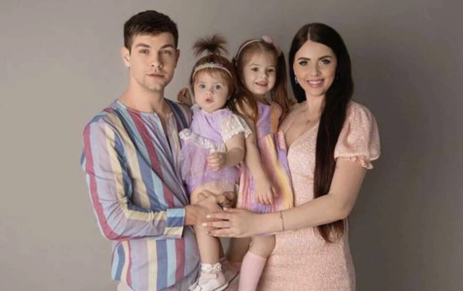 Рапунцель дом 2 дочка софия. Семья дмитренко дом 2. Оля рапунцель дмитренко. Ольга дмитренко рапунцель дом-2. Оля рапунцель и ее дети.