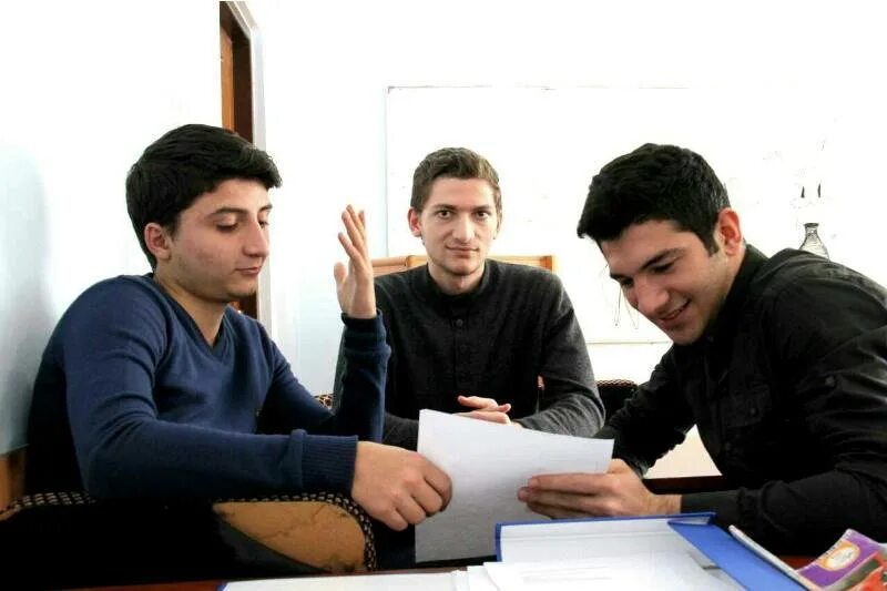 Студенты азербайджана в университете. Unec semaski. Студенты азербайджанцы. 102 азербайджан. Студенты азербайджана.