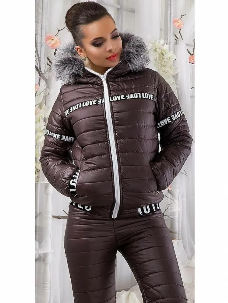 Зимний костюм женский. Болоневый костюм адидас. Зимняя спортивная одежда для женщин. Спортивный зимний костюм коламбия. Зимний костюм женский.