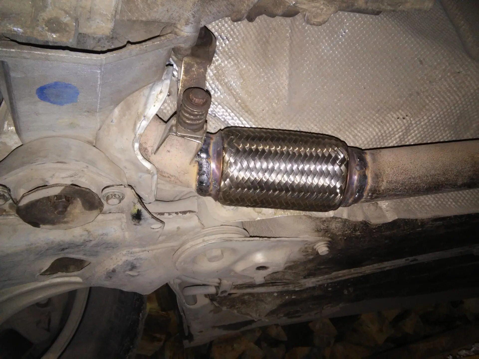 Как снять глушитель пассат б5 замена гофры Volkswagen Passat B5, 1,9 л, 2001 года своими руками DRIVE2