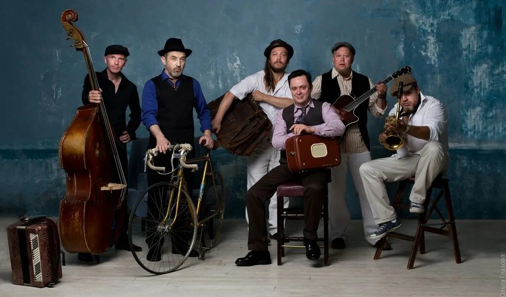 Ансамбль ля минор. Группа ля миноръ фото. Ансамбль ля минор. Олег газманов попурри. Фото ансамбля ля минор.