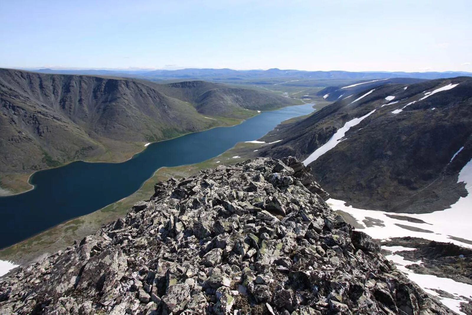 Кратерное озеро альбертина рифт- африка. Озеро большое щучье полярный урал. Крупное тектоническое озеро. Тектоническое озеро это озеро. Озеро танганьика и ньяса на карте.