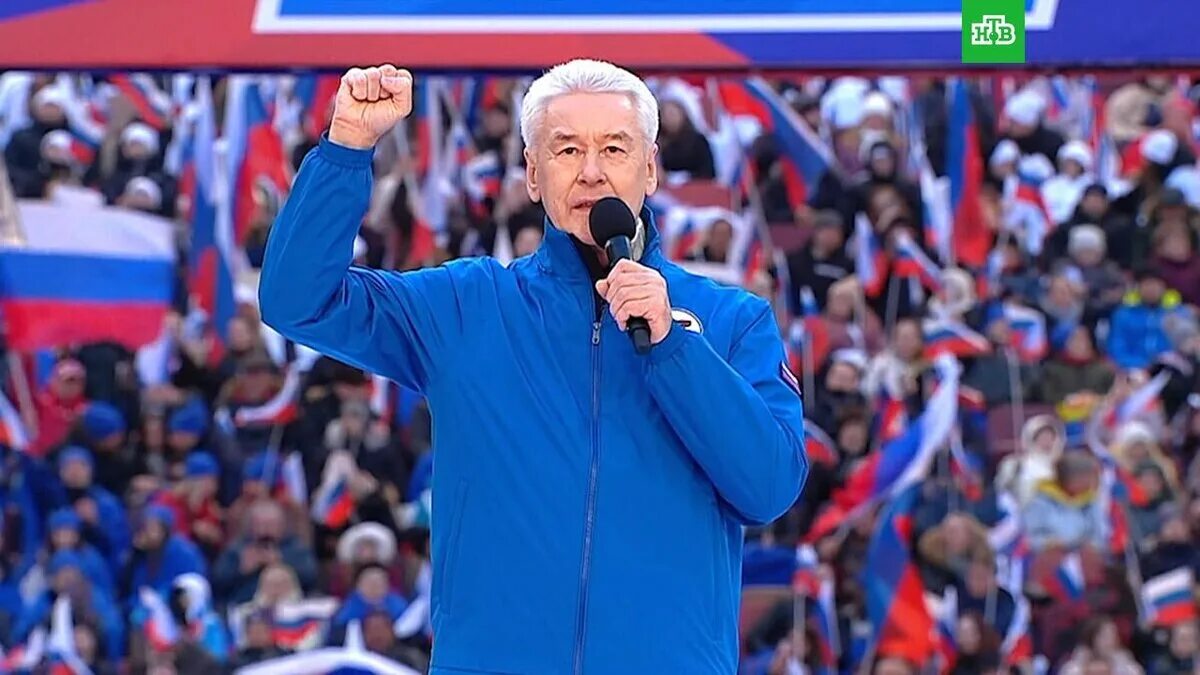 Спорт в лужниках 2024. Спортсмены на митинге в Лужниках.
