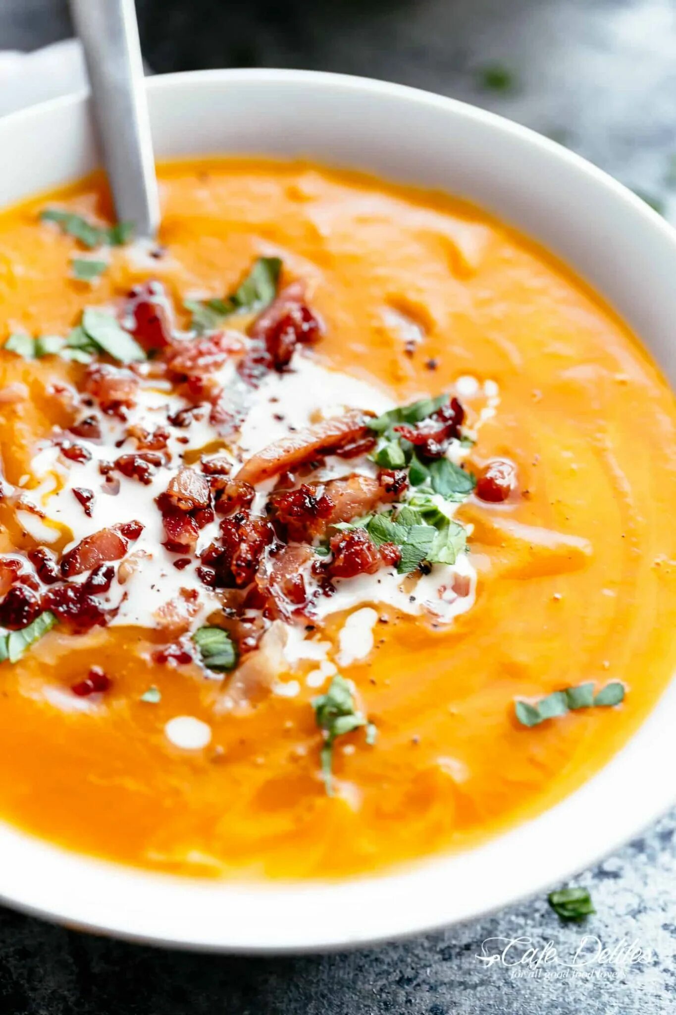 Суп из тыквы рецепты быстро и вкусно. Суп из тыквы. суп с тыквой и картофелем. тыквенный крем суп со страчателлой. суп с тыквой и сыром.