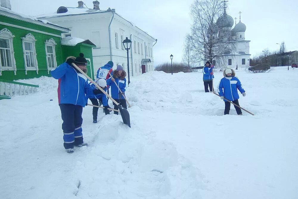 Белозерск вологодская область ладья. Самоизлив скважины в белозерске. Усадьба радости белозерск. Самоизлив в белозерске. Белозерская набережная.