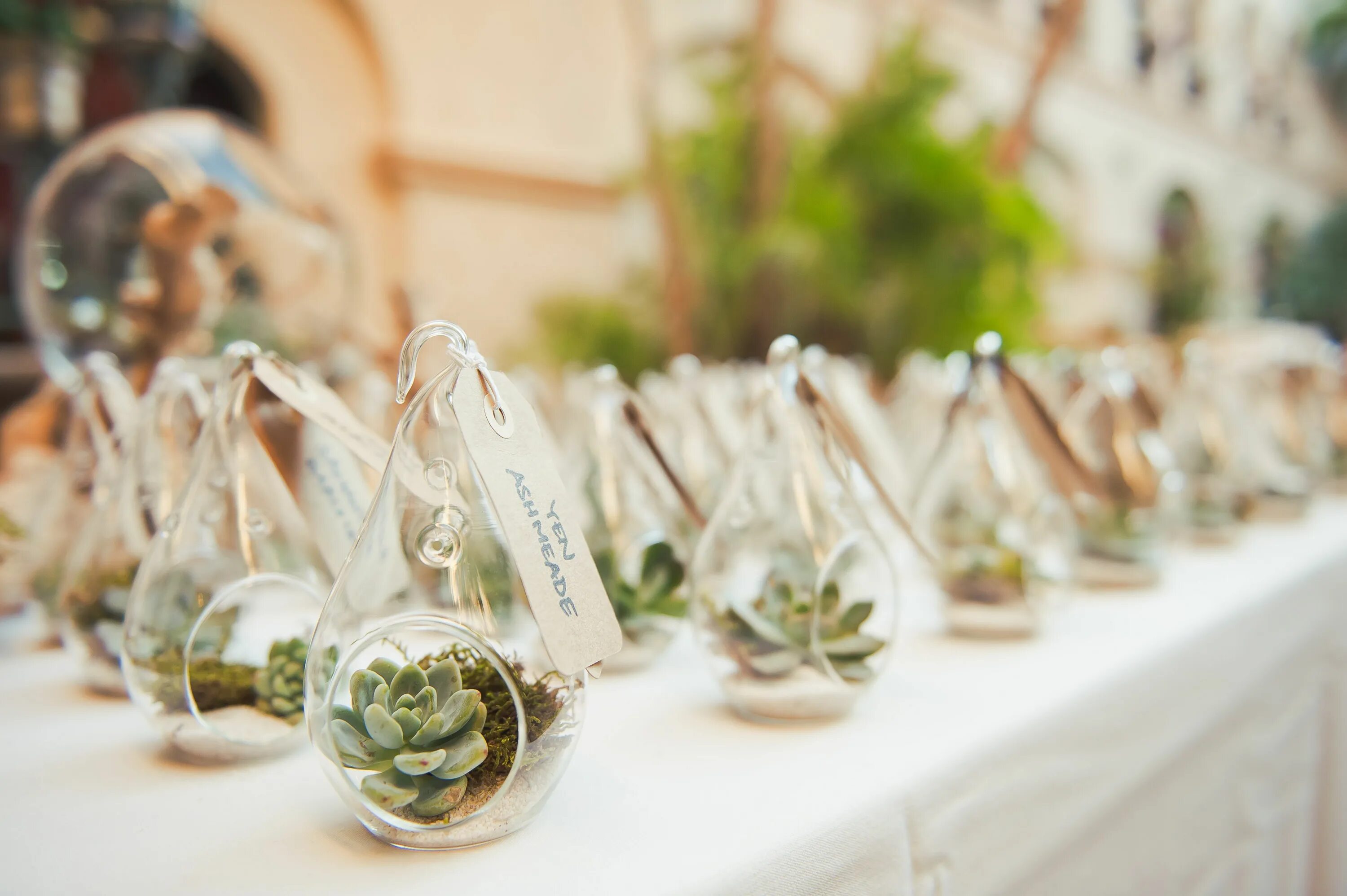 Свадьба на берегу моря. Свадебный шатер. Wed place. Места для гостей на свадьбе. Рассадочные карточки для гостей.