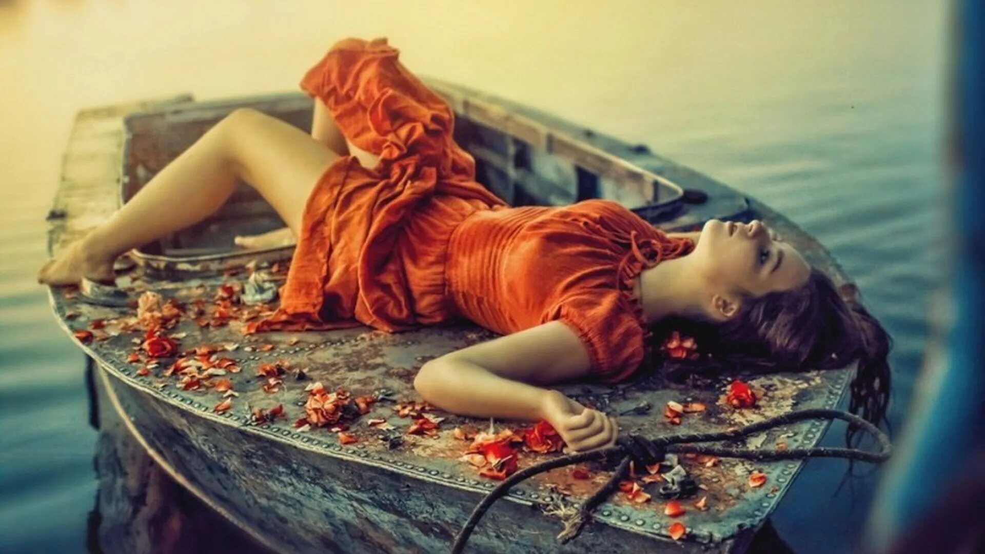 Счастливая девушка на природе. Девушка удовольствие. Наслаждение женщины. Наслаждение женским телом. Женщины для удовольствия.