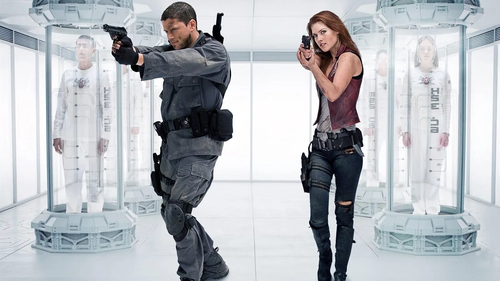 Мила йовович обитель зла. Обитель зла 4d. Крис редфилд обитель зла фильм. Обитель зла 4d. Обитель зла 4 жизнь после смерти элис.