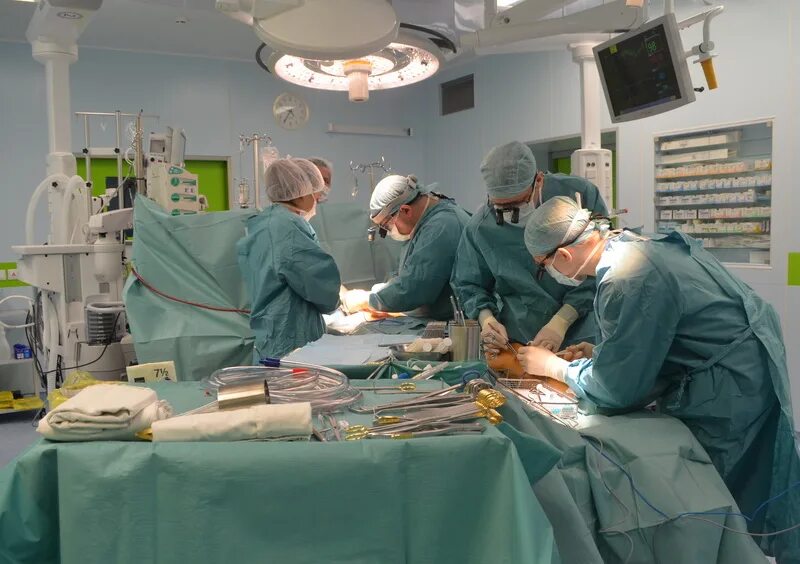 Кардиохирургия операция. Операционная кардиохирургии. Высокотехнологичная медицинская помощь.