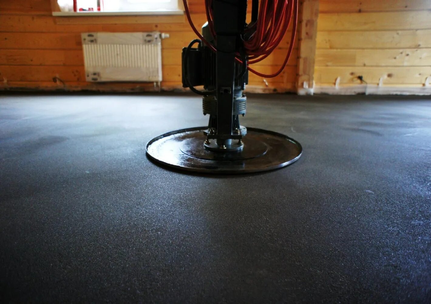 Механизированная полусухая стяжка пола. Стяжка пола московская. Механизированная полусухая стяжка пола технология. Механизированная полусухая стяжка. Полусухая автоматизированная стяжка пола.