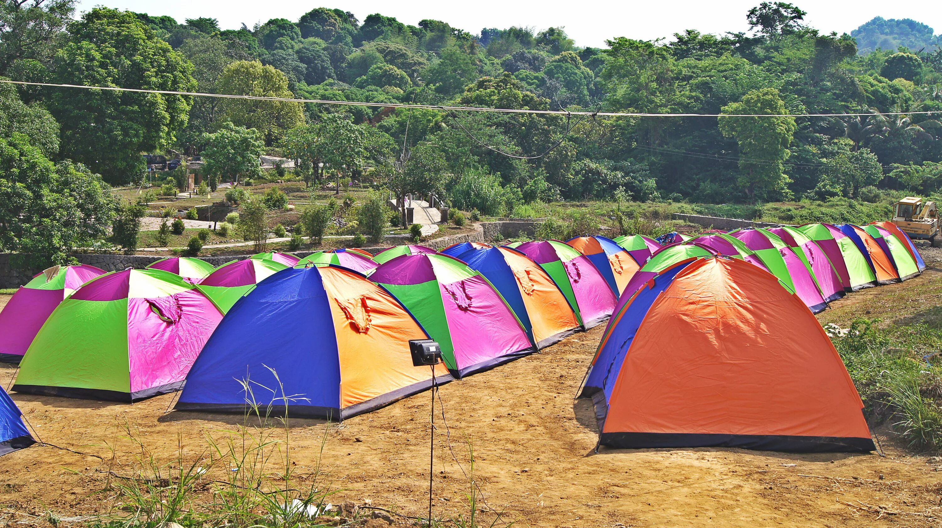 Палатка на природе. Палатка для праздника. Эдвенче Камп. Adventure Camping.