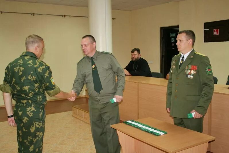 Прапорщиков найти. Брестская пограничная группа. командование брестской пограничной группы. подготовка прапорщиков. экзамен на прапорщика.