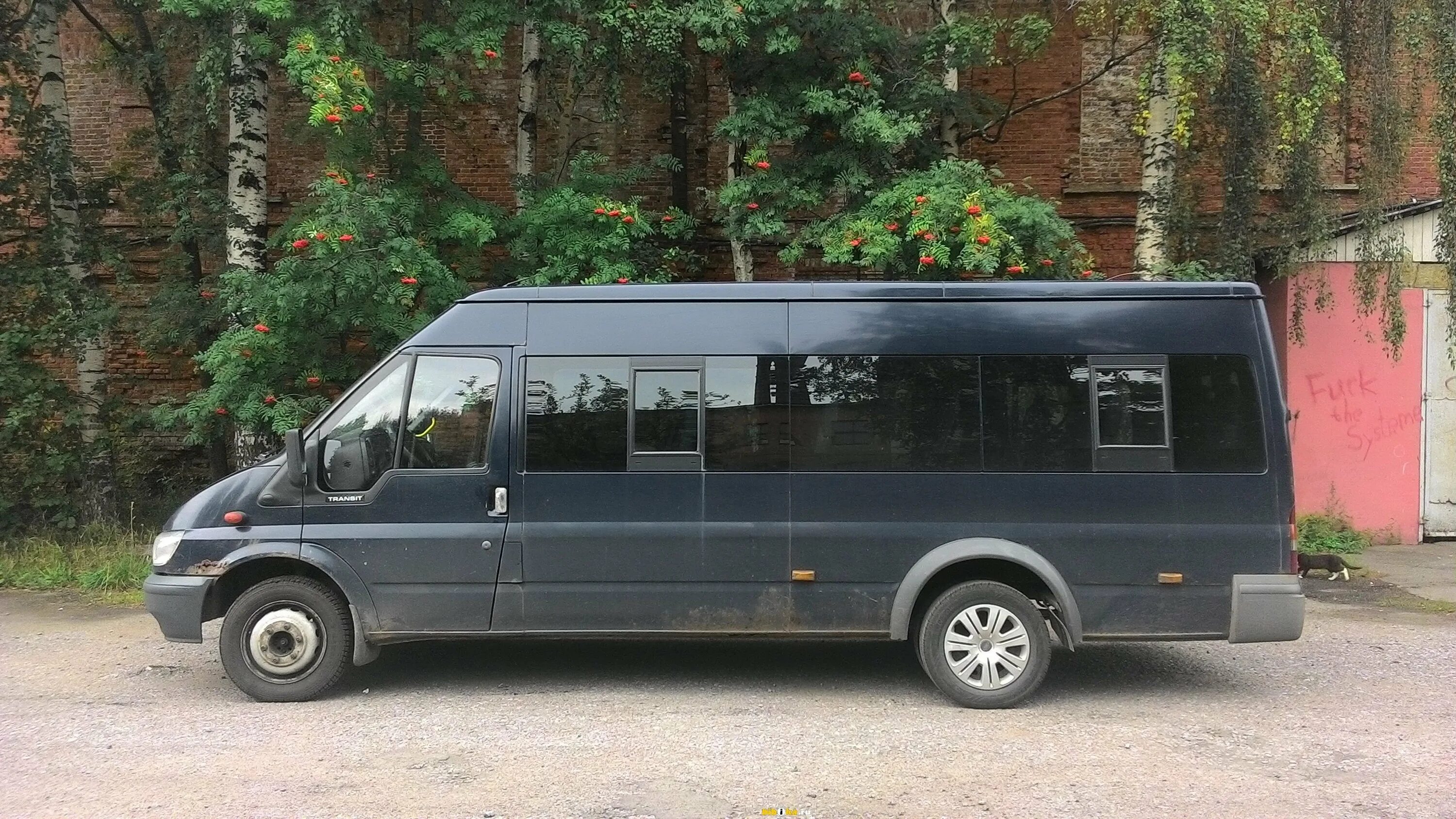 Ford Transit пассажирский. Форд Транзит пассажирский 18. Форд Транзит пассажирский 14+1. Ford-Transit 2004 пассажирский.