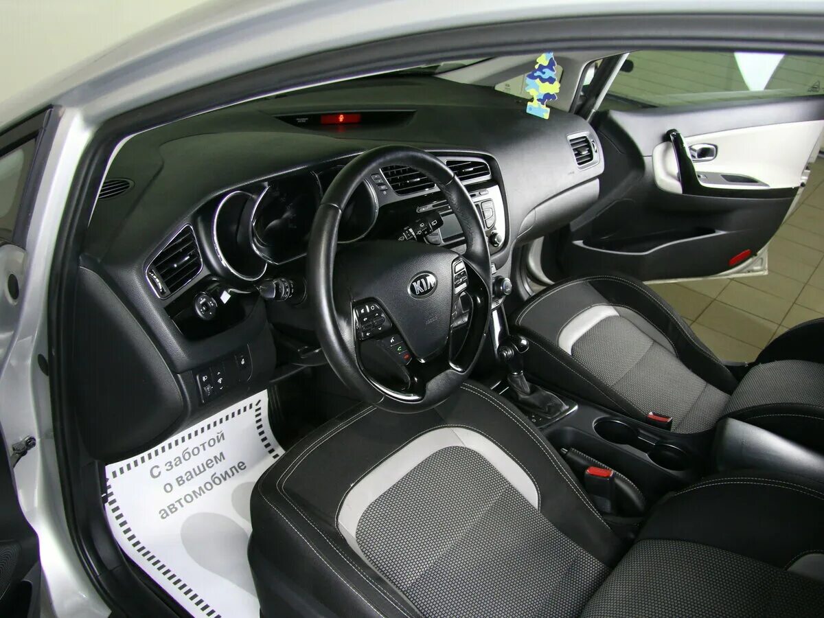 Kia ceed комплектация prestige. Kia ceed 2017 салон. Kia ceed sw jd 2017 салон. Kia ceed 2016 prestige. Kia ceed sw jd 2017 салон.