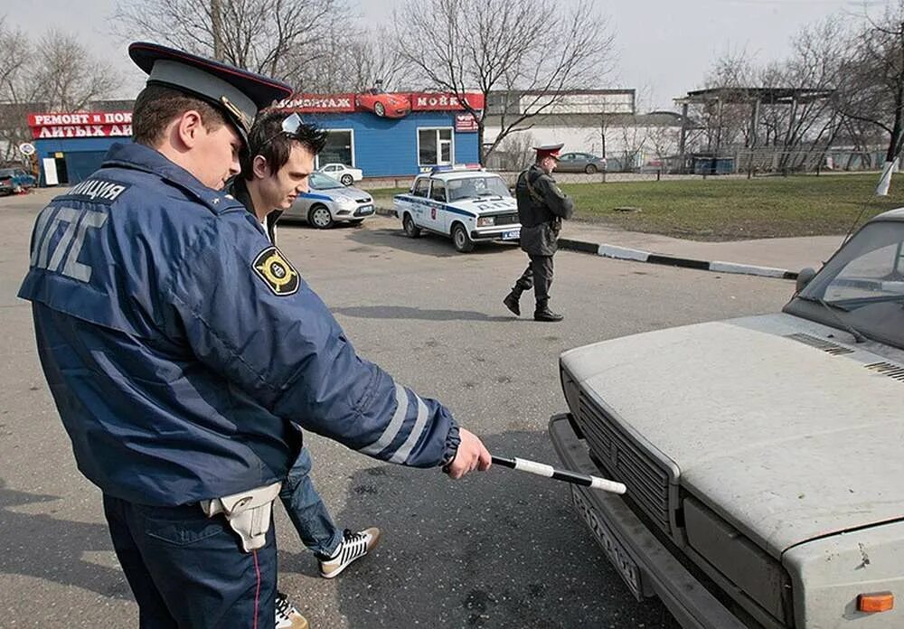 Пост ГИБДД. Гаишники на посту. Пост дорожной полиции. Стационарный пост ГИБДД. Арест машины гибдд