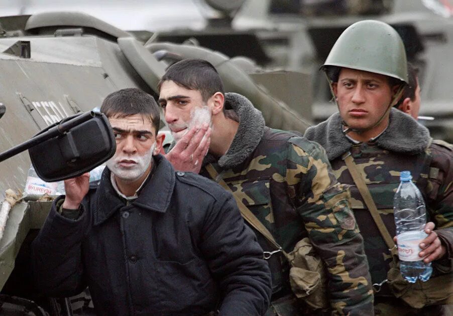 Армения. Араратская долина армения. Клаар армяно-азербайджанская граница. Армения на данный момент. Степанакерт площадь.