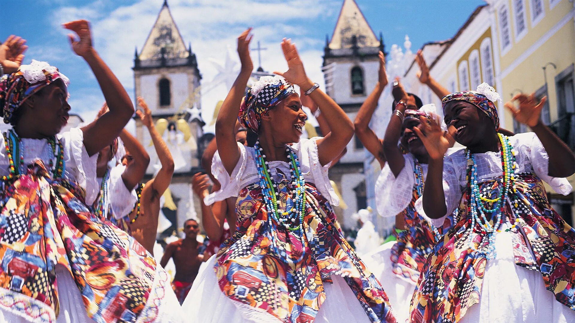 Особенности быта аргентины. Карнавал в Сальвадоре. Населенность Бразилии карнавал. Гаити латинская Америка. Рио де Жанейро праздник карнавал.