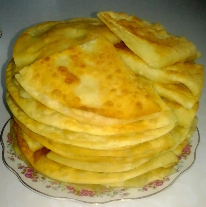 Кыстыбый. Татарское национальное блюдо эчпочмак. Сканцы вепсы. Как лепить армянские пельмени. Лепешки для кыстыбый.