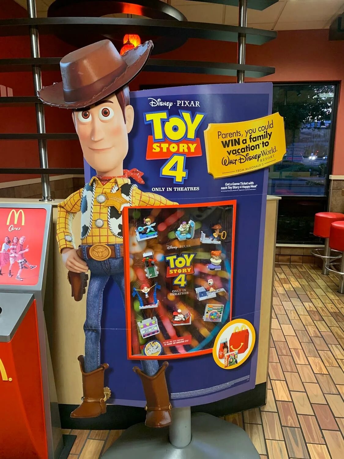 Mcdonalds toy. Коллекция макдональдс Toy story. История игрушек макдональдс 2000. MCDONALDS игрушки. Toy story игрушки в Макдональдсе.