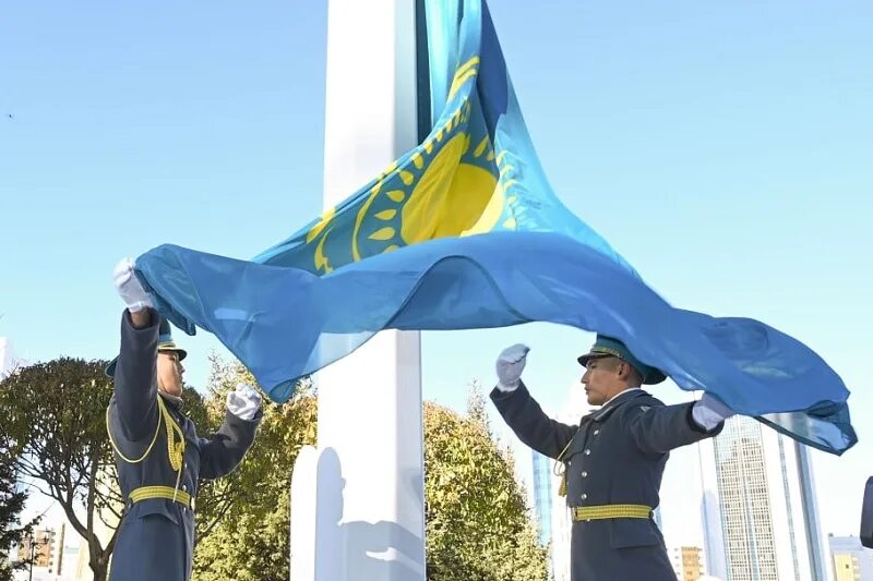 15 апреля праздник в казахстане. День Республики Казахстан. День Республики Казахстан 25 октября. 16 Декабря Казахстан. Флаг Казахстана.