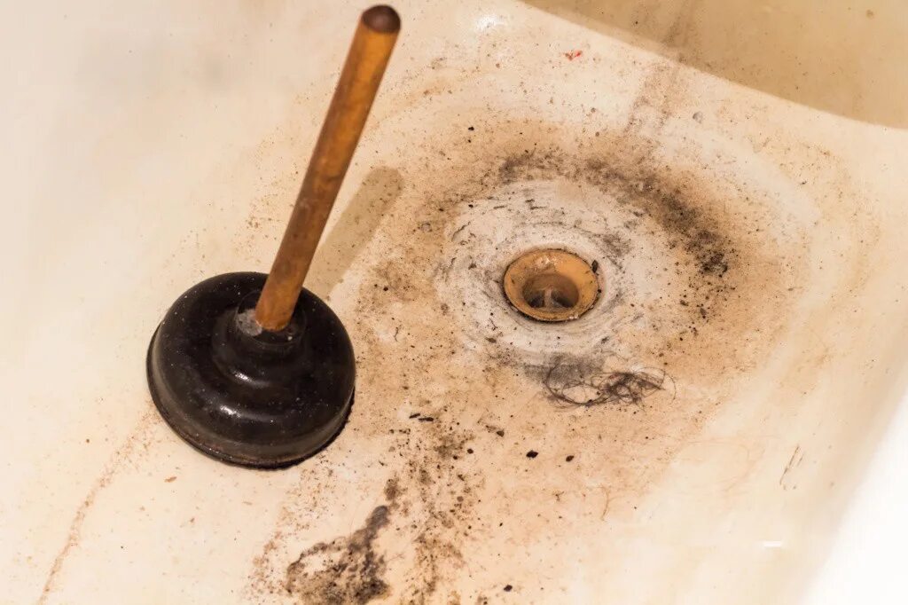 Засор в раковине. Вантуз для прочистки труб канализации. Забилась раковина в ванной. Засор в ванной. Сток в раковине