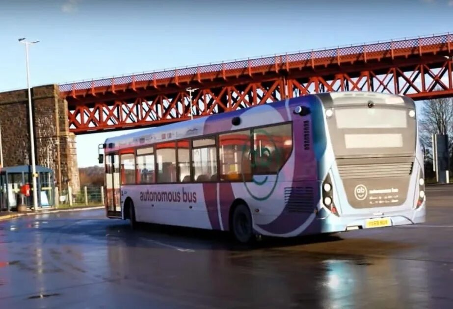 Автобус man ro7. Автобус джек. Пассажир автобуса с телефоном. Bus start. Bus start.