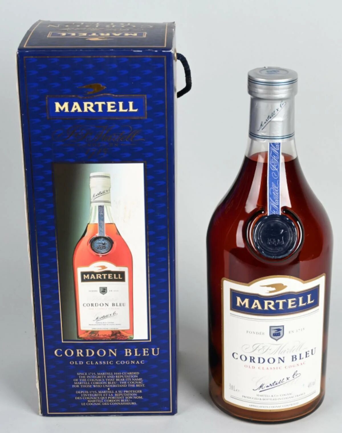 Мартель коньяк цена 0.5. Коньяк Martell cordon bleu. Martell cordon bleu 0.5. Martell cordon bleu «голубая лента». Мартель кордон Блю 300.