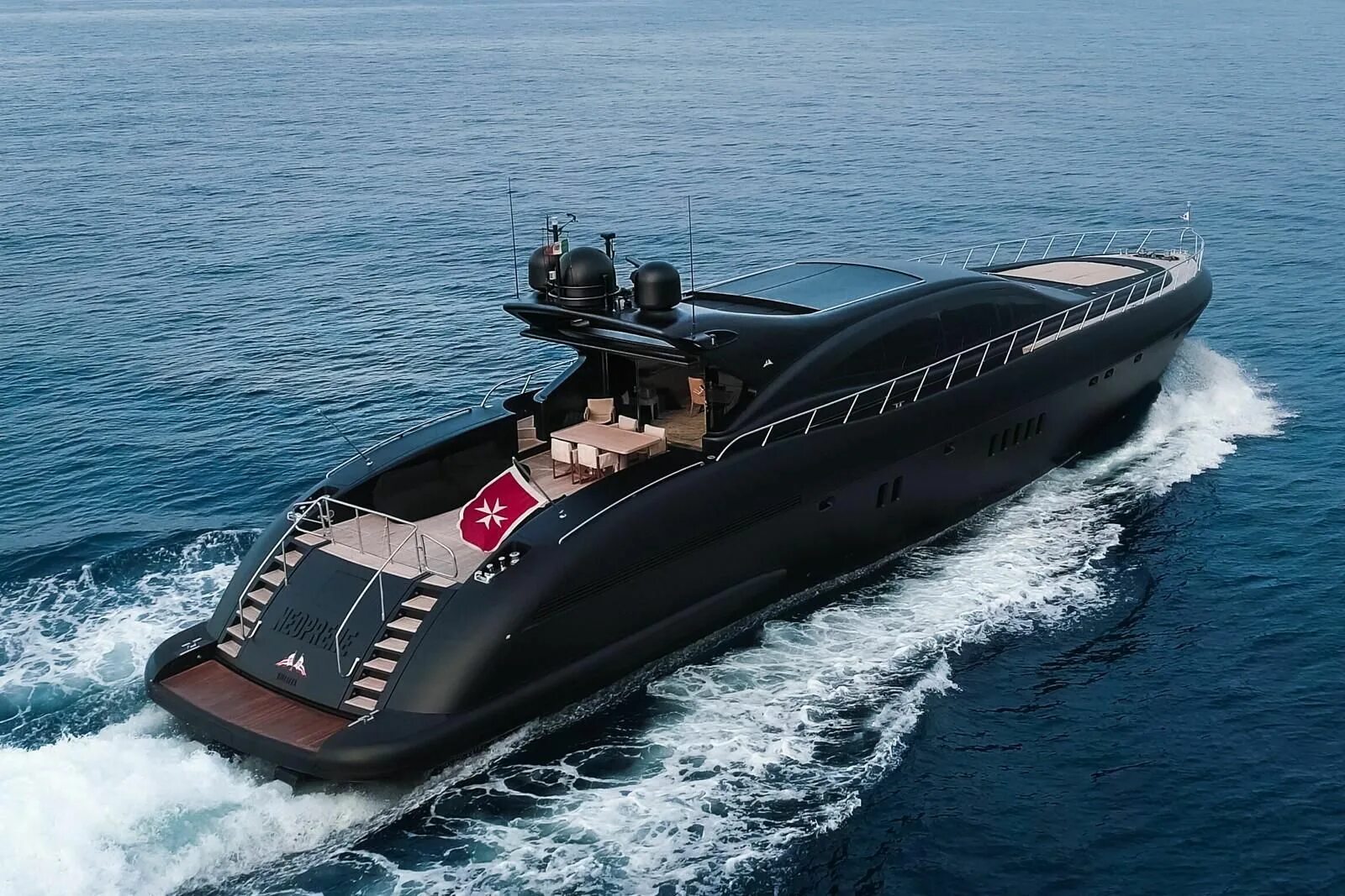 Рива домино 86. Black yacht. Катер black diamond. Яхта мрия балаклава. Моторные яхты до 20 м.