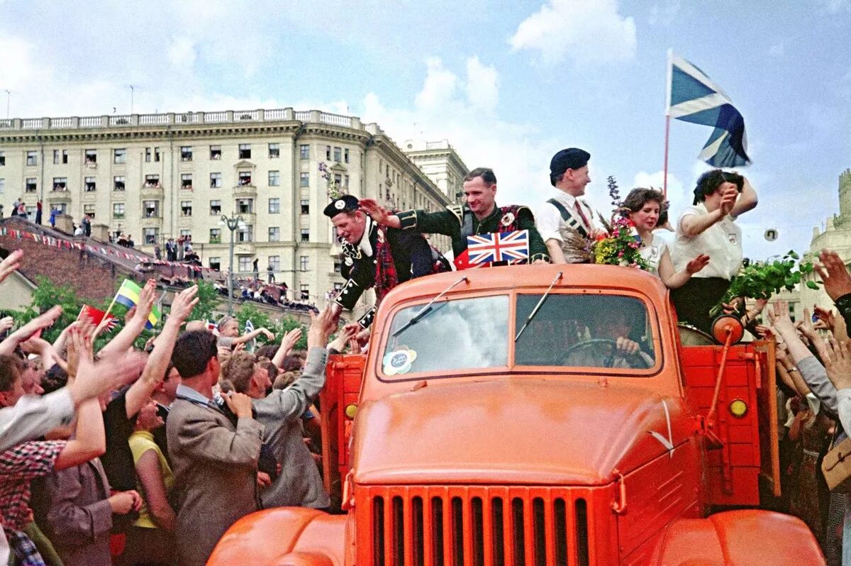 Всемирный фестиваль молодёжи и студентов в Москве 1957. 1957 Год.vi Всемирный фестиваль молодёжи и студентов.. Vi фестиваль, Москва 1957. Фестиваль молодежи в СССР 1957. Год всемирного фестиваля молодежи в москве