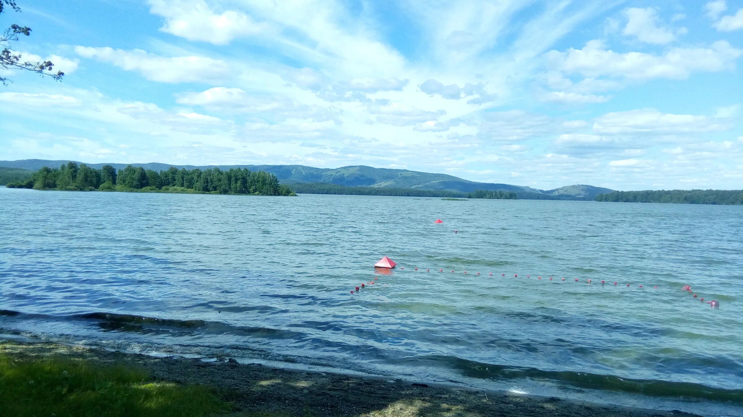 база уральский берег на озере иткуль. челябинские озера рыбалка и отдых. озеро зюраткуль челябинская. тургояк озеро форелька. лесное озеро миасс.