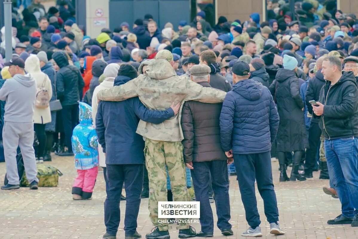 Мероприятия челны сегодня. Татарстан люди. Мобилизация в Чечне. В Нижнекамске проводили мобилизованных. Мобилизация в Чечне фото.