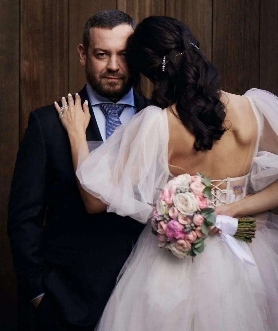 Жена эрика давидовича анна каганская. Гражданская жена эрика анна каганская. Анна каганская давидыч. Жена эрика давидовича моника. Моника и эрик давидович.