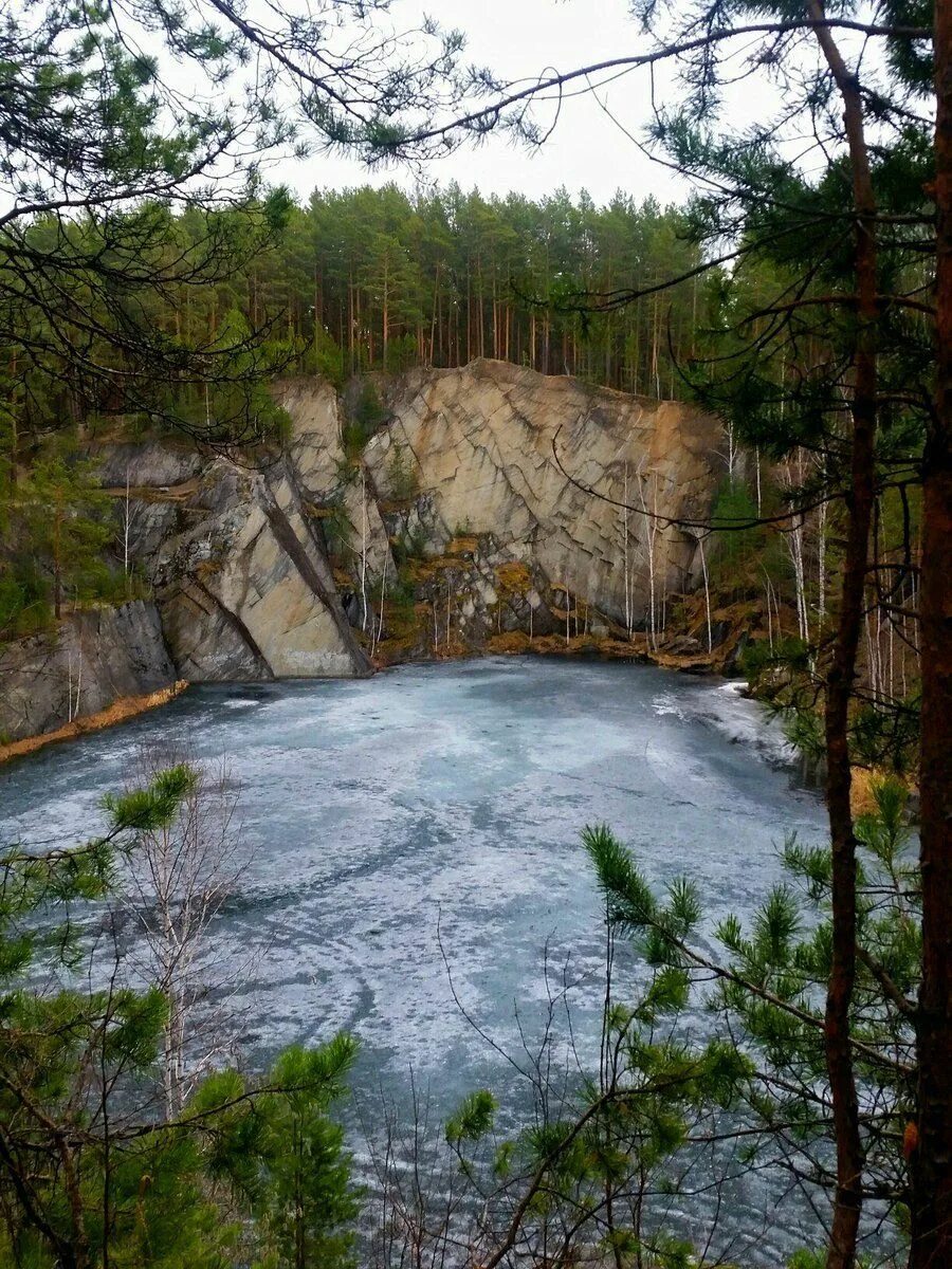 Тальков камень Сысерть. Сысерть Бажовские места Тальков камень. Бажовские места природный парк в Сысерти. Озеро Тальков камень. Сысерть камень