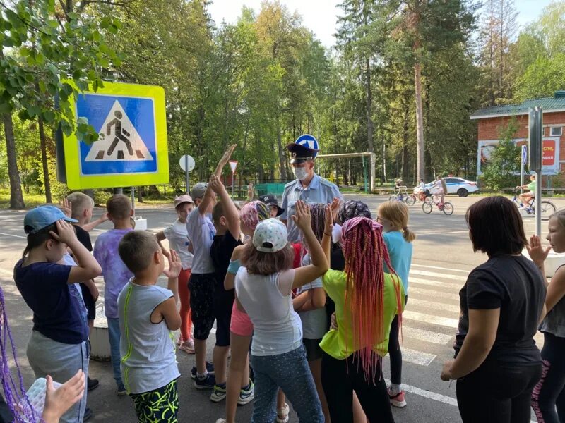 Лагерь город ижевск. Лагерь оранжевое настроение ижевск вожатые. Лагерь заря ижевск. Санаторий заря ижевск. Лагерь город ижевск.