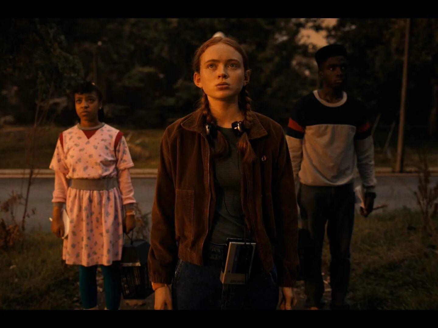 очень странные дела трейлер 1. очень странные дела 4 сезон. Stranger things 4 poster netflix. милли бобби браун 4 сезон очень странные дела. очень странные дела 4 сезон тизер.