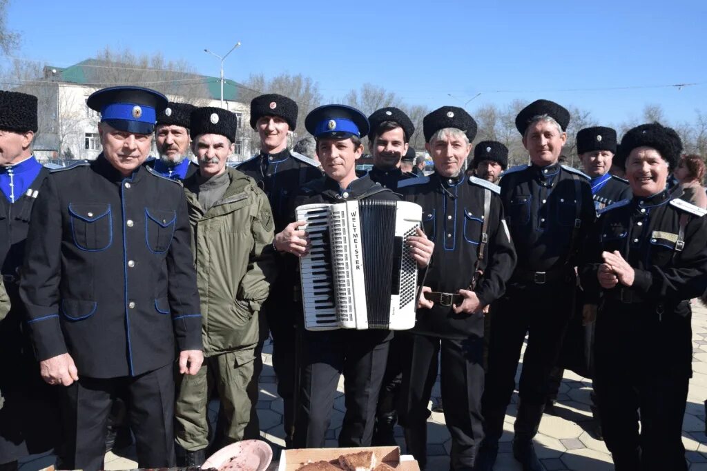 Терский ансамбль. Казачий ансамбль Терский. Казачий ансамбль терцы Владикавказ. Казачья 22. Братцы песня казачья