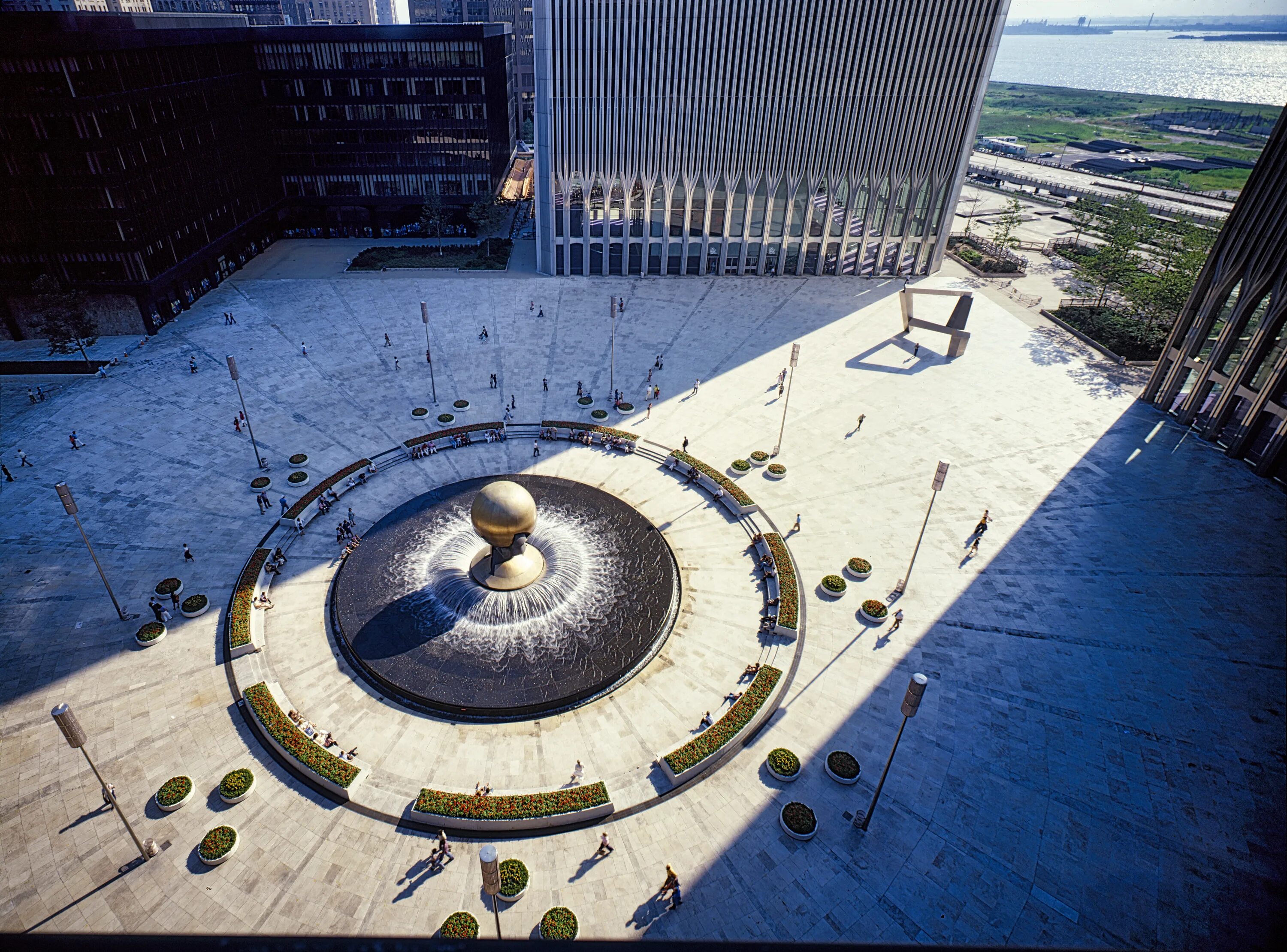Твин тауэр нью-йорк. World trade center plaza. Нью йорк фонтан сфера втц. Wtc 3. Wtc 2001 plaza.