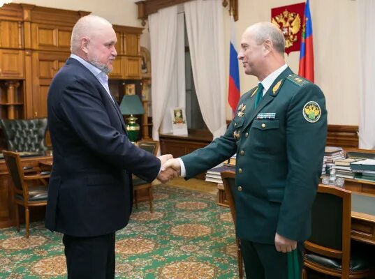 Начальник сибирского управления. Сумин Кемеровская таможня. Зимин Кемеровская таможня. Ястребов Сибирское таможенное управление. Ястребов Александр Николаевич Сибирское таможенное управление.