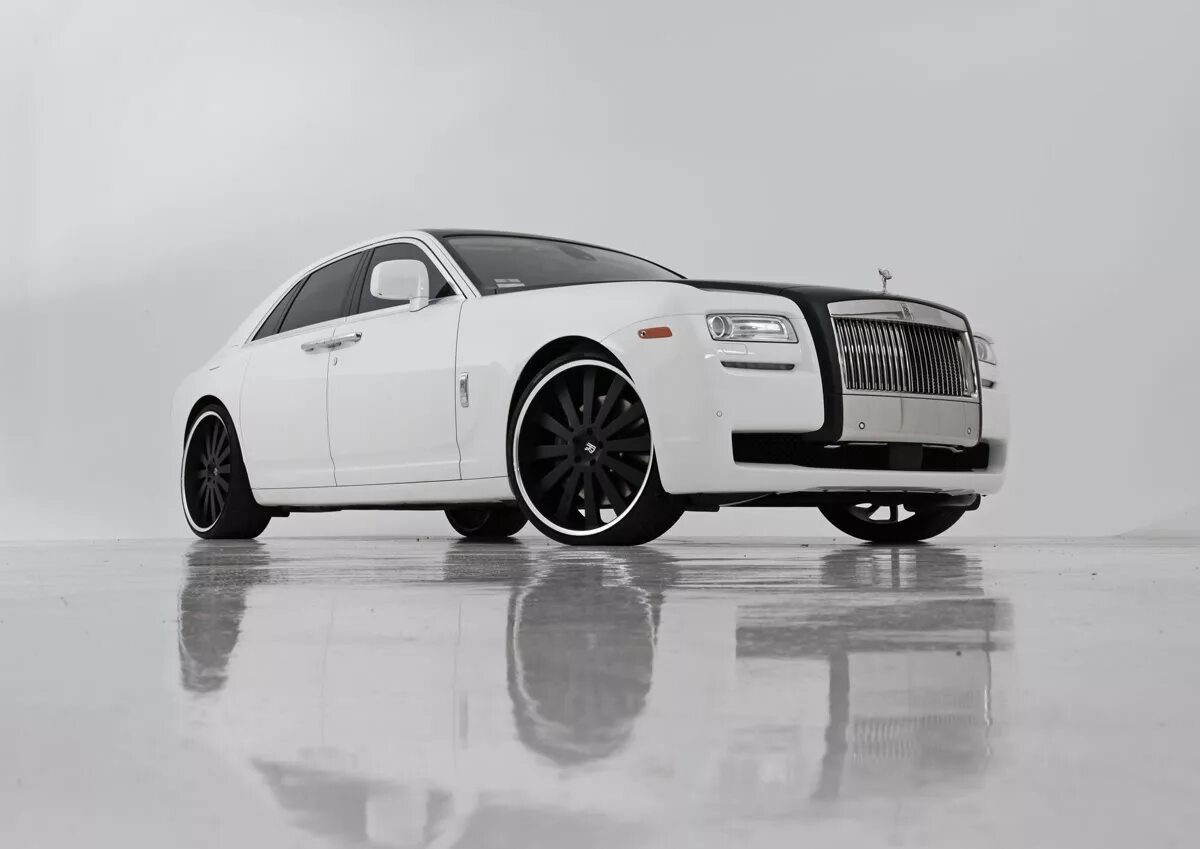 24 rolls. Rolls Royce Gianelle Monte Carlo. Rolls Royce Giovanna. Казань белый Роллс Ройс.