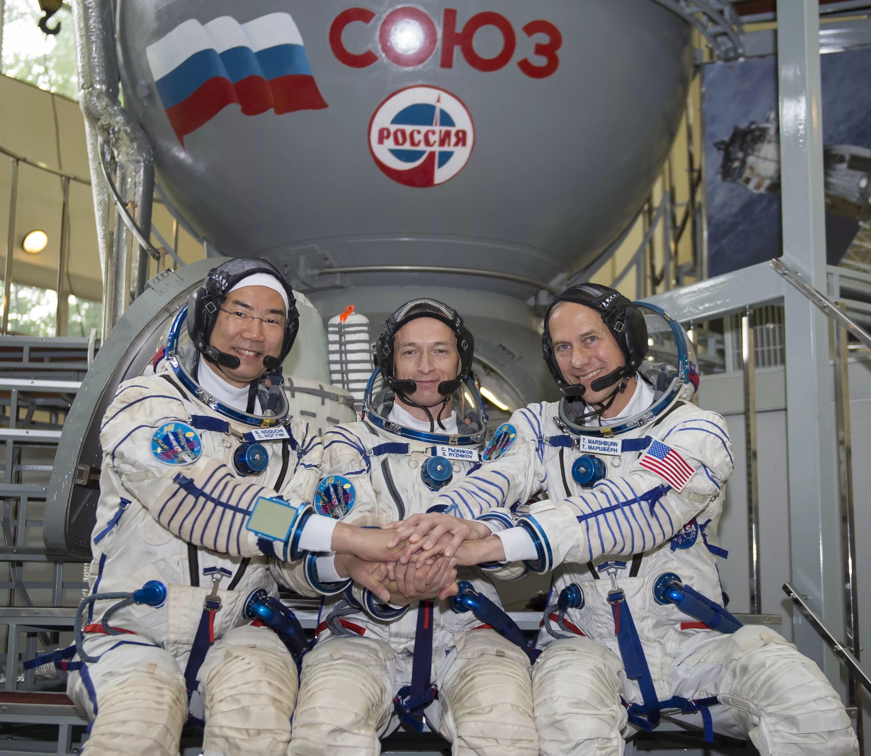 королев союз мс 21. союз 13 фото. мкс 2019. экипажем 60. экипажем 60.