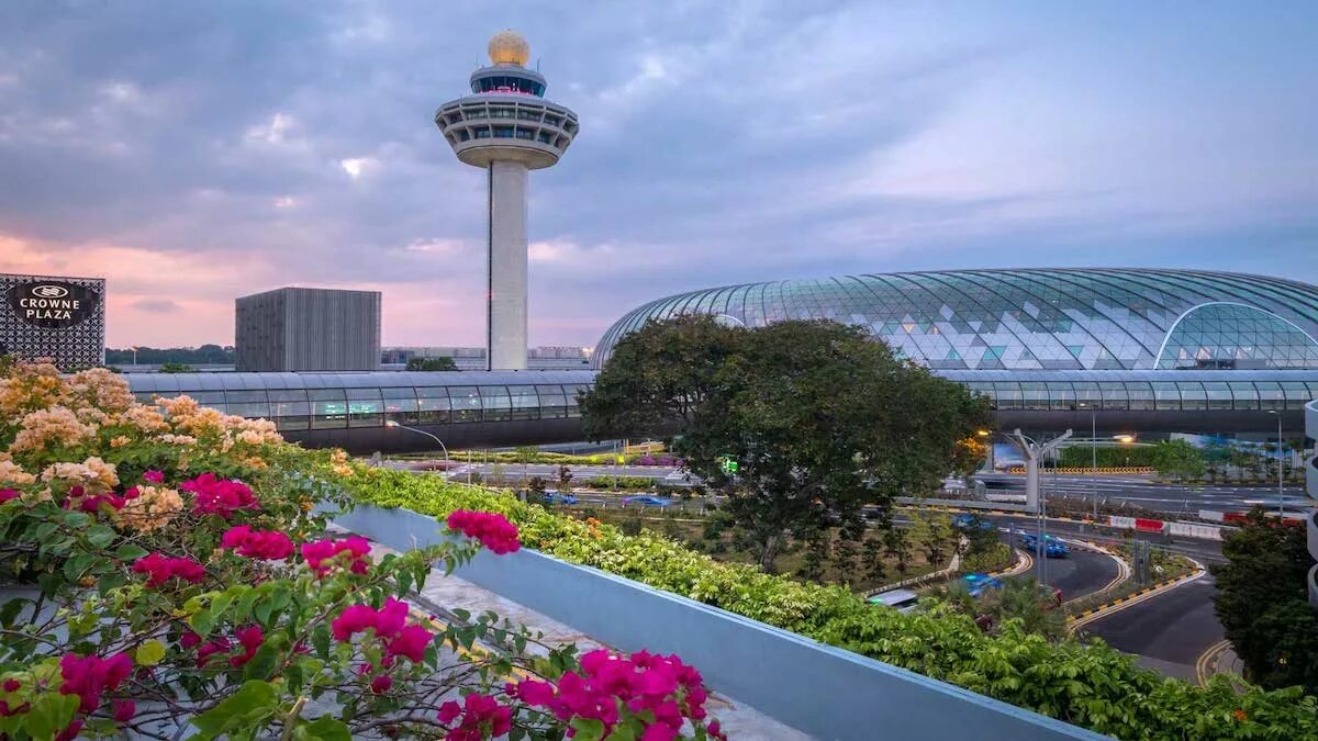 Аэропорт Changi Сингапур. Аэропорт Jewel Changi, Сингапур. 2.Аэропорт «Jewel Changi Airport» в Сингапуре. Jewel Changi Airport Моше Сафди.