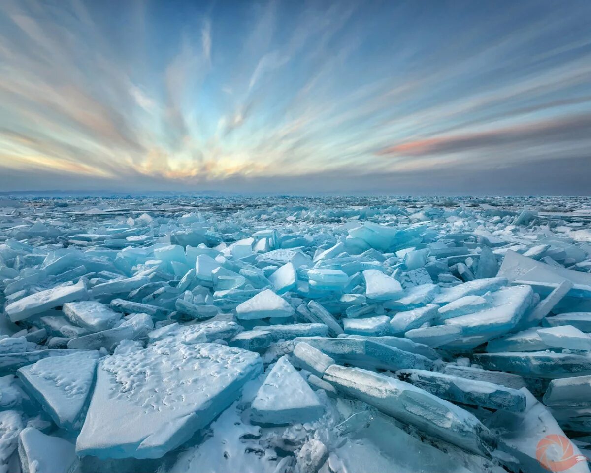 Северный ледовитый океан хаос торосов долгая. Зимний Байкал. Торосы на Байкале. Озеро Байкал Торосы. Озеро Байкал зима.