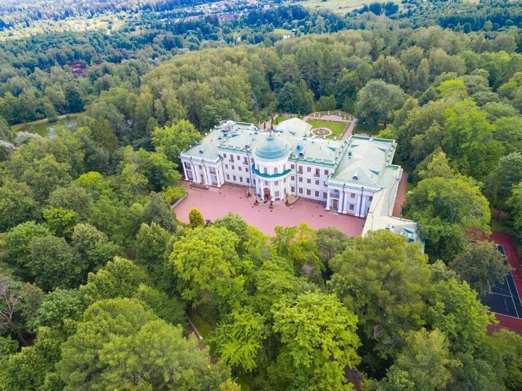 Парк отель зеленоград. Усадьба Льялово Морозовка. Усадьба Морозовка Зеленоград. Льялово Морозов усадьба. Парк Морозовка Солнечногорский район.