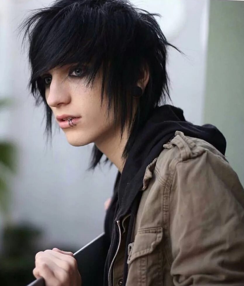 Alex dorame. Эмо прически. Эмо тян 2007. Эмма субкультура. Короткие эмо стрижки.