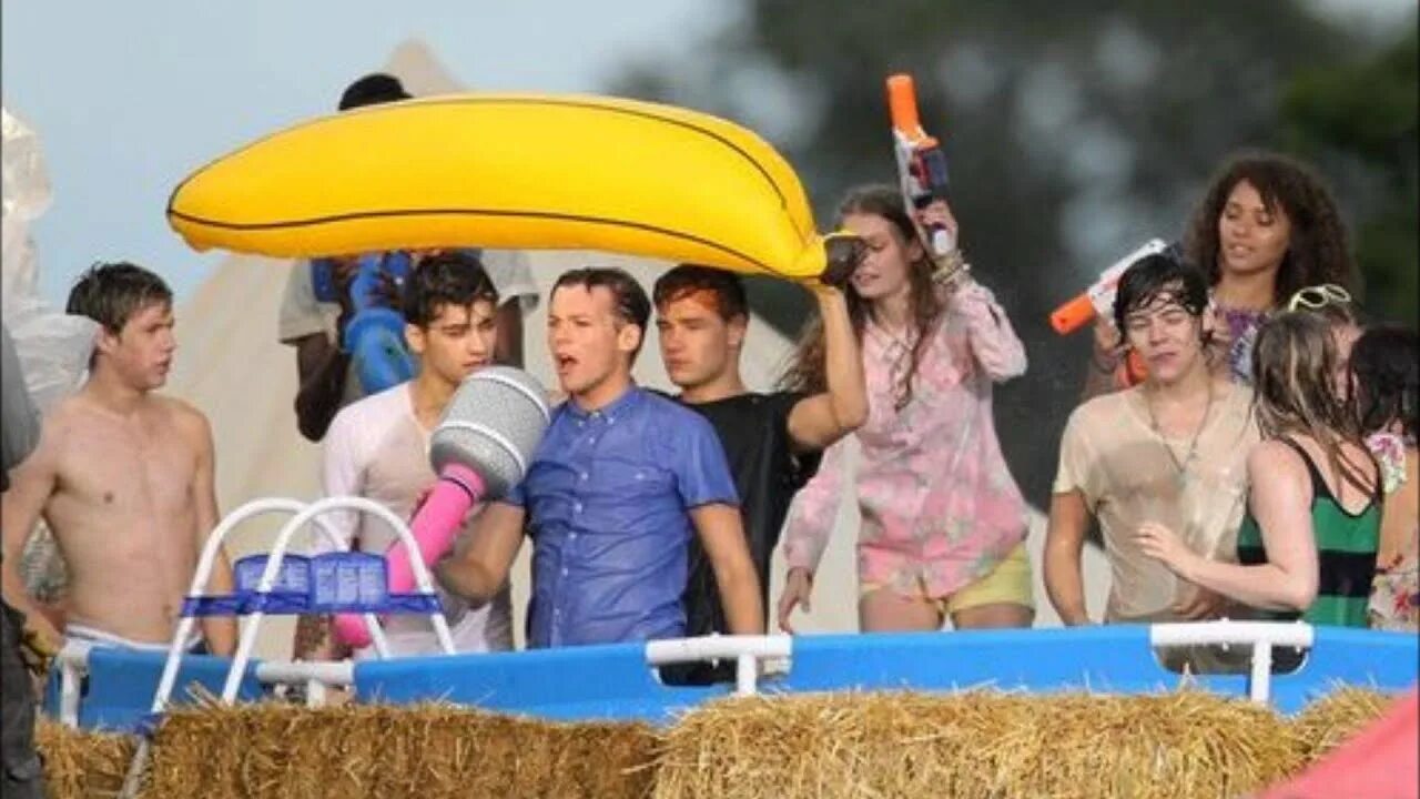 While we serve. One direction live while. live while we&#039;re young. one direction live while we&#039;re young баня бассейн. one direction баня бассейн.