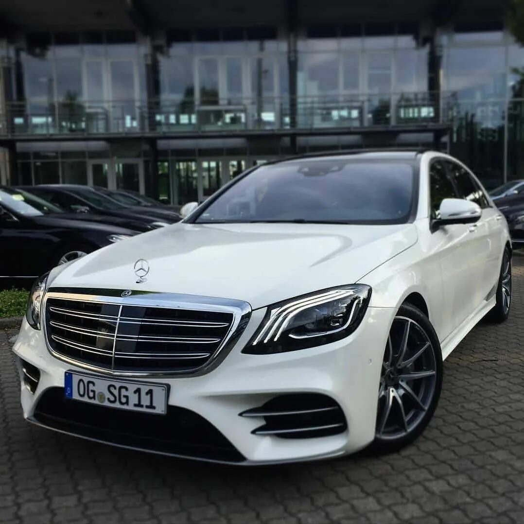 Куплю мерседес баку. W222 Mercedes Sports. S580 Mercedes Baku. Мерседес Бенц Баку. Мерседес Бакинский.