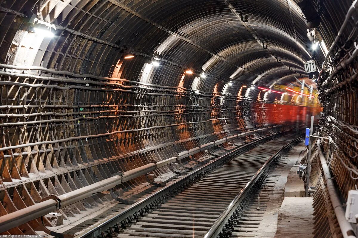 Тоннель метро. Тоннель метрополитена. Тоннель Московского метро. Тоннели Московского метрополитена.